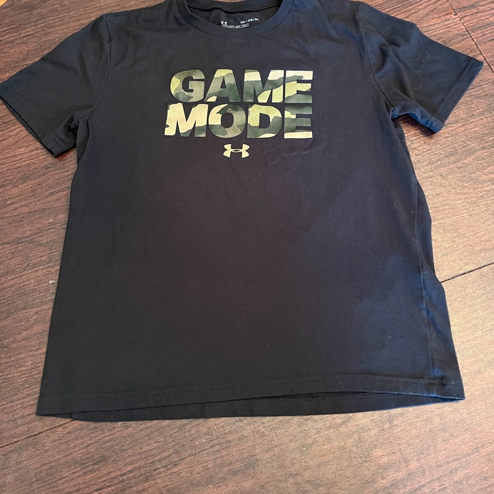 Under Armour boys shirt